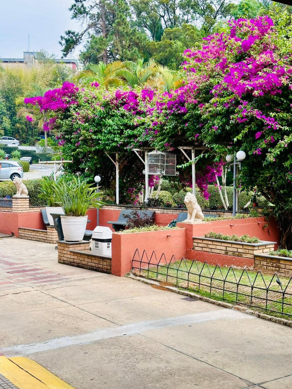 Apartamento Condominio Quisisana Centro Pocos De Caldas Lazer Completo, Uma Estrutura De Resort Exterior foto